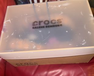 New Crocs Sneakers 