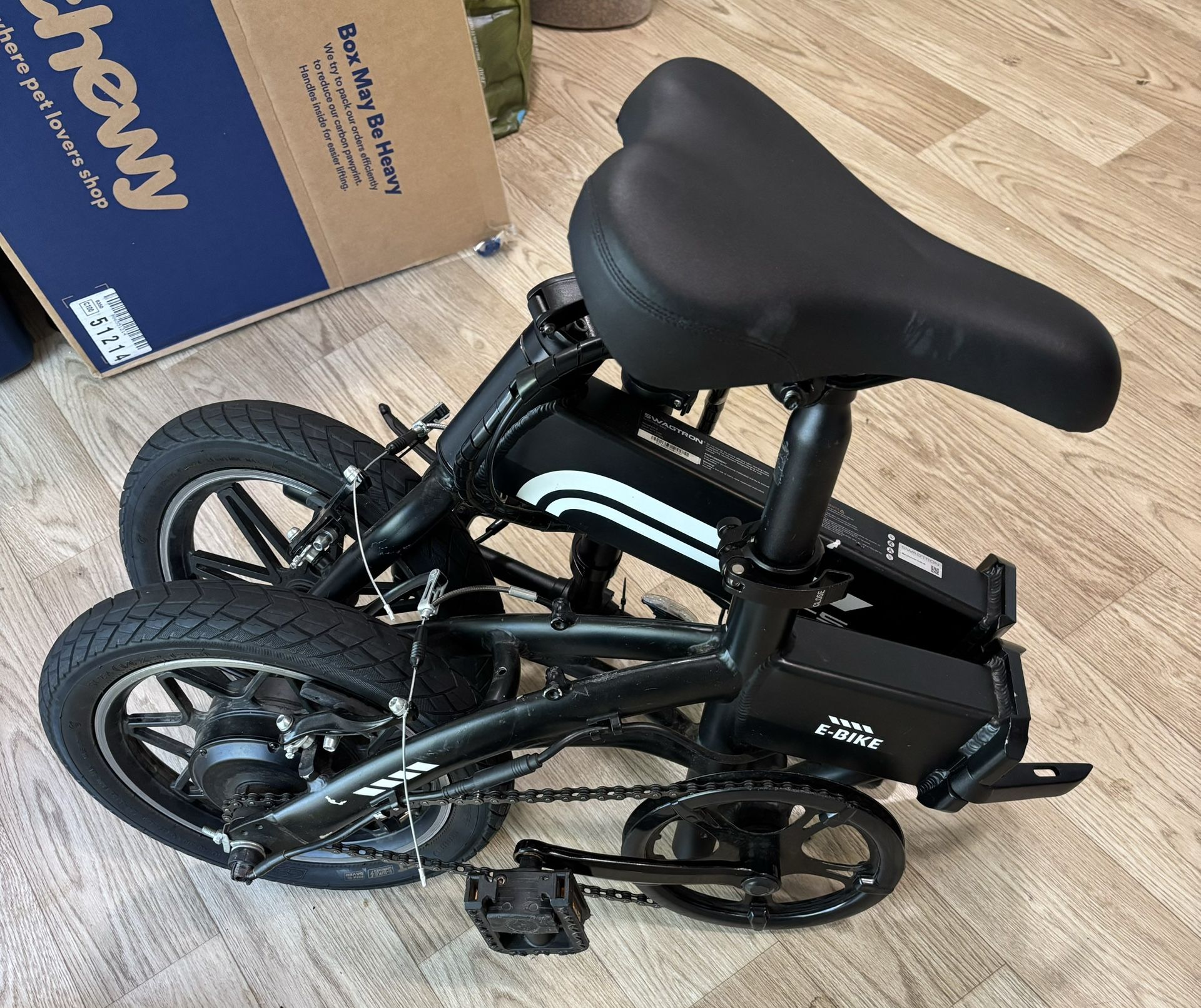 Foldable Swagtron E-bike With Charger