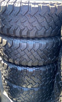 4 Llantas Usadas Falken Wildpeak MT 37x12.50R17 $350 las 4