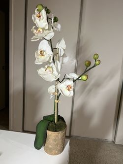 Fake Flower/ Home Decor *GREAT CONDITION*