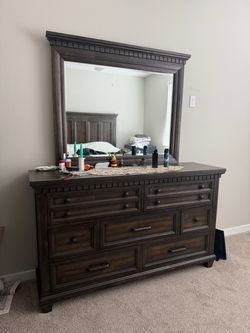 Complete Bedroom Set – Bed, Dresser, Mirror & Chest