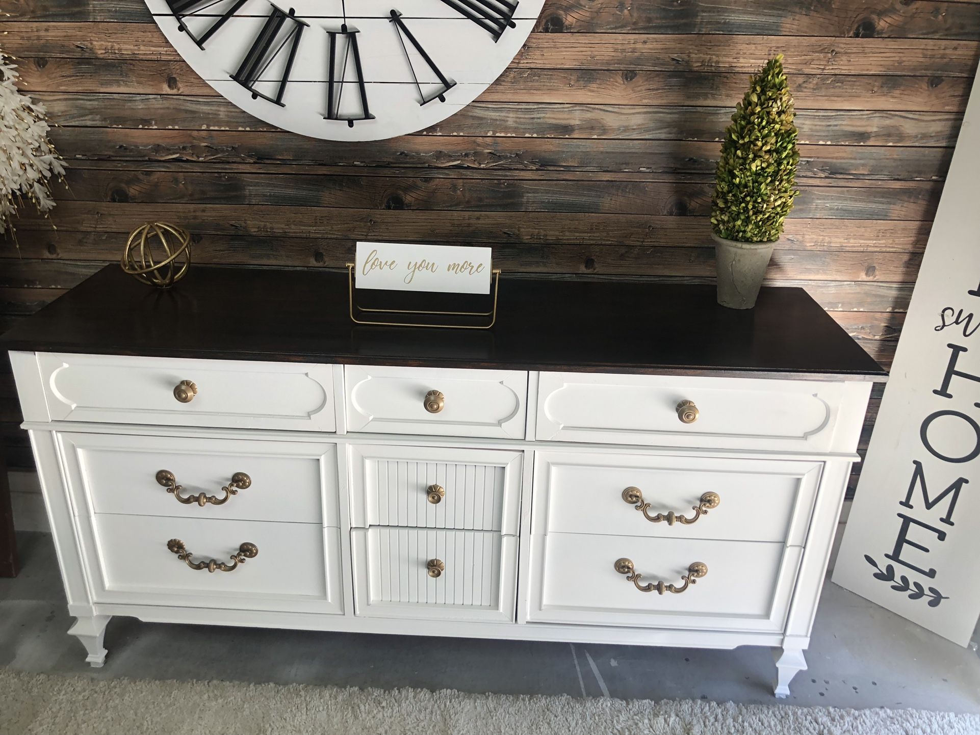 Beautiful Modern Style Thomasville Dresser