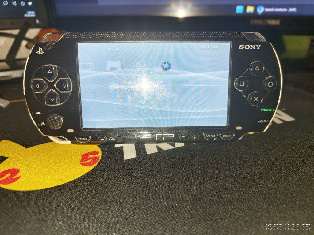 PSP 1001 - Custom Firmware, New Battery, Good Condition 