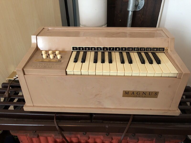 Magnus Jewel Chord Organ — Electric Air Organ