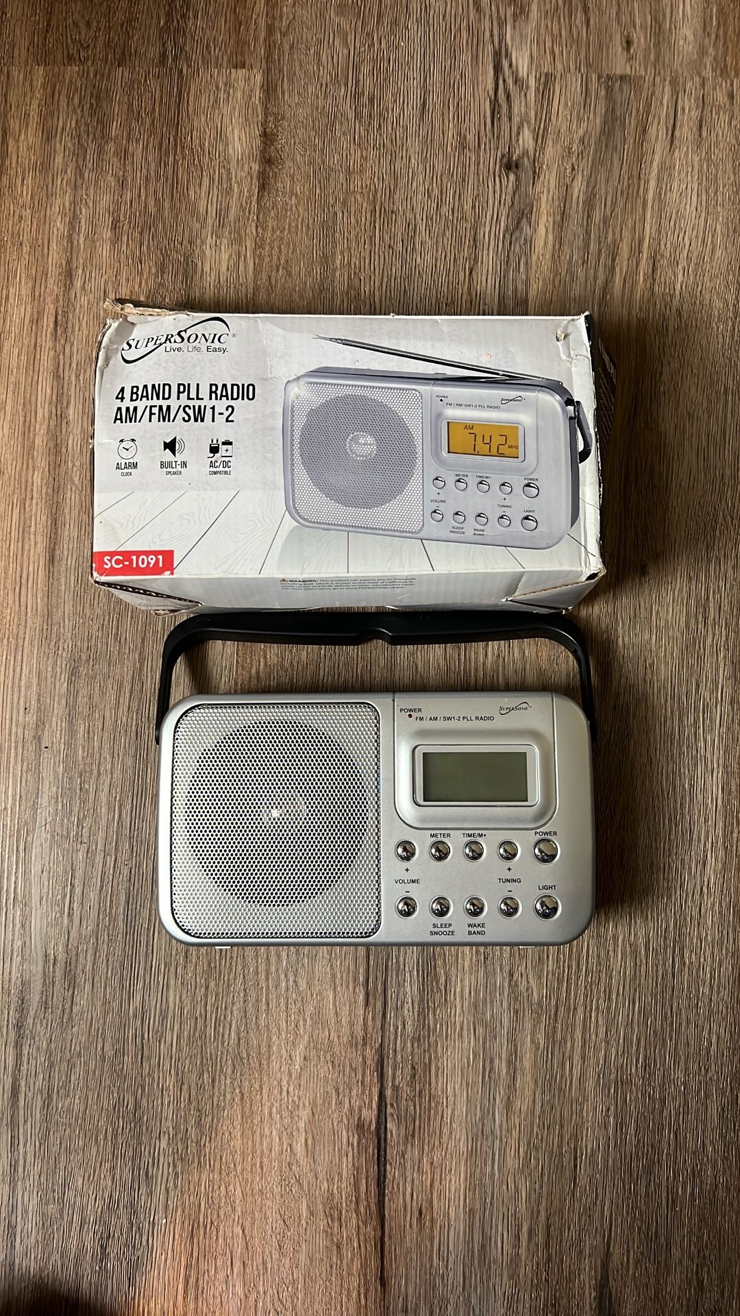 Supersonic Four Band Radio