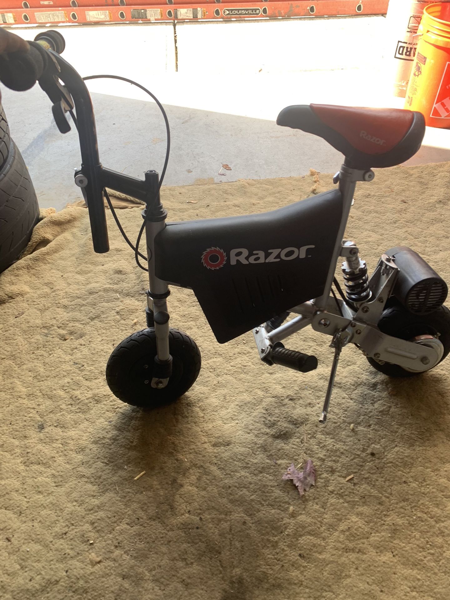 Electric scooter