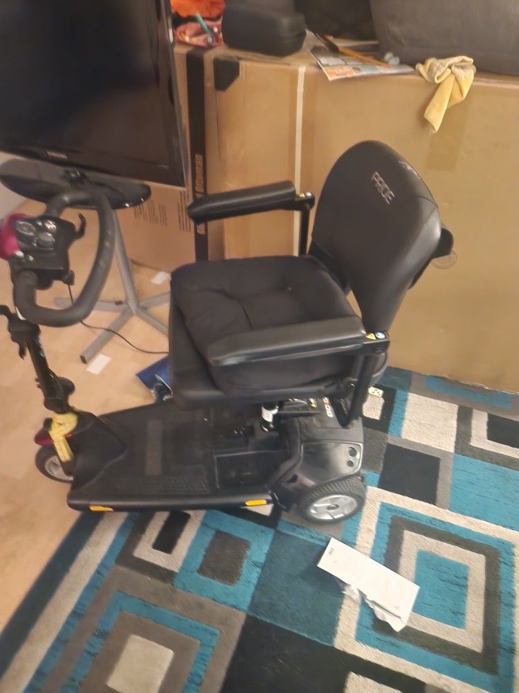 Motorized Scooter For Handicapped.  Pride. For Large Size Person. 