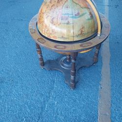 Beautiful Rotating Globe With Hidden Bar Inside
