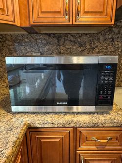 SAMSUNG Microwave oven works great