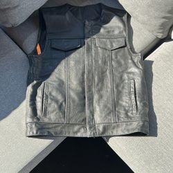 Milwaukee Leather Motorcycle Vest (L)