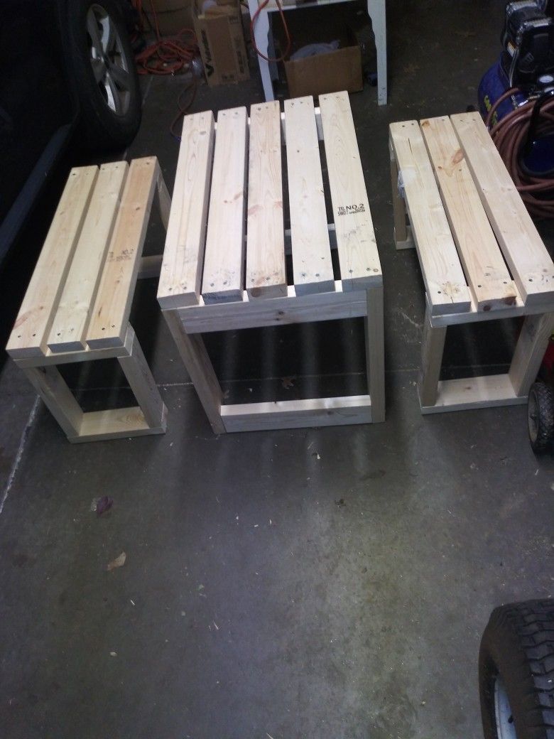 Small Table and Benches Great Christmas 🎁