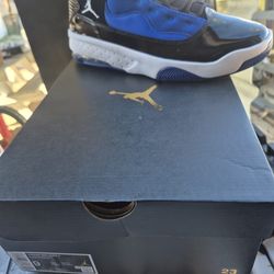 Air jordan's max aura, two size nine men's