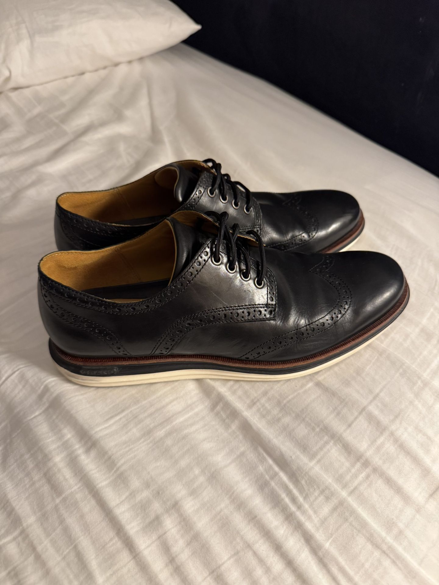NEW! COLE HAAN Original Grand Men’s Leather Dress Shoes. Men’s Size: 10. Black/Brown/White. New!
