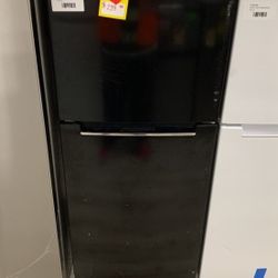 MAGIC CHEF HMDRB REFRIGERATOR