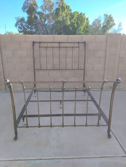 Queen Size Ornate Sleigh Bed Frame 
