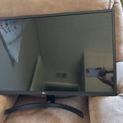 32” LG Computer Monitor