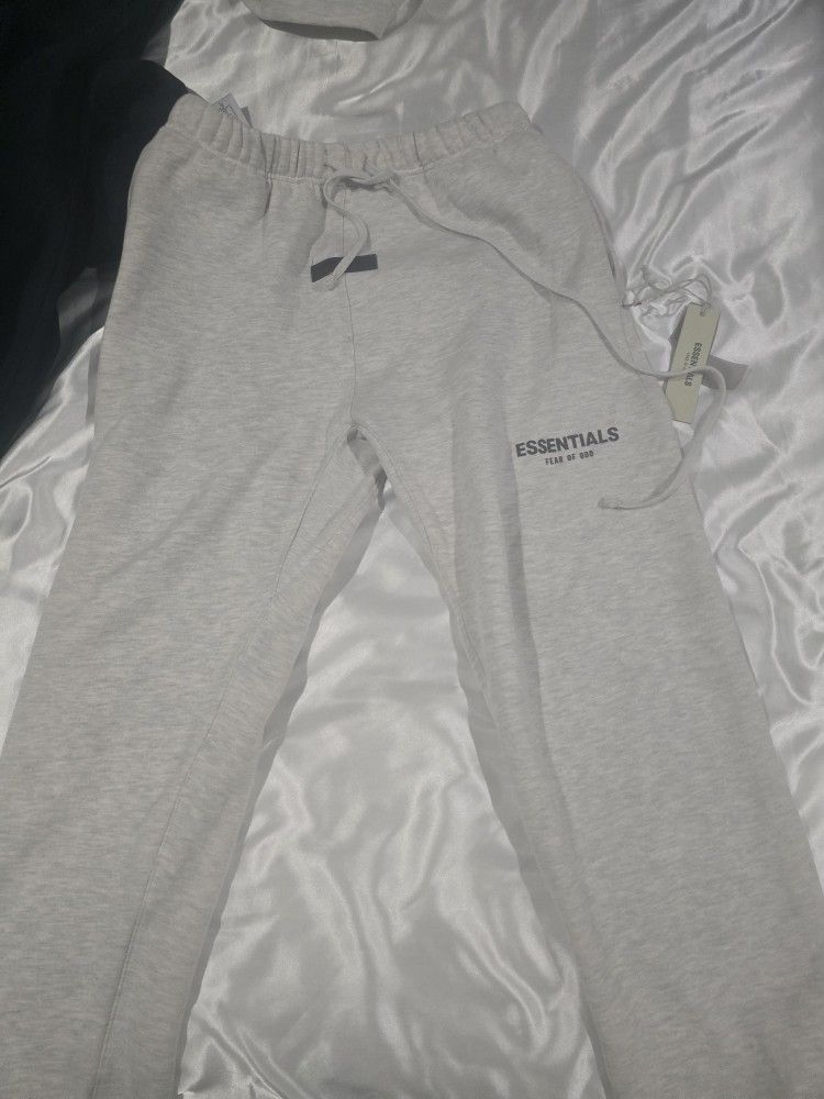 Essentials light oatmeal relaxed sweatpants medium size