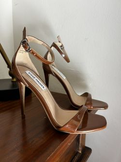 Steve Madden Shaye Vegan Leather Ankle Strap Heeled Sandals. 