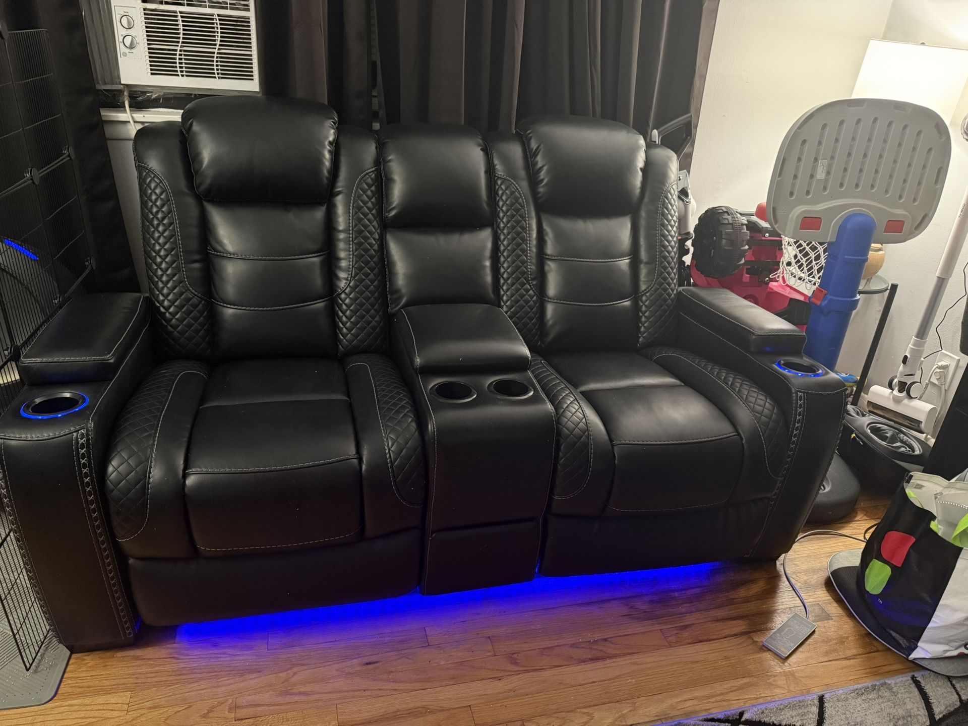 Couch (reclines)