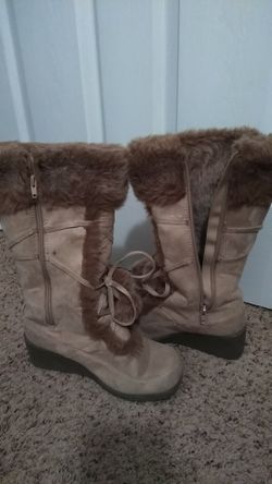 Winter boots size 8