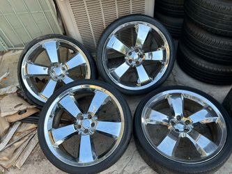 RIMS 265/35R22...5 LUGS BOLT PATTERS 5X115..5X114.3..5X4.5...1 RIM IS BROCKEN