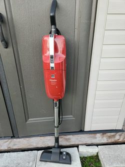 Miele Swing H1 Quick Step Powerline Vacuum