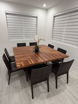 Large 66” Square Modern Wood Dining Table – Seats 8 - mesa de comedor moderna y cuadrada de gran tamaño.