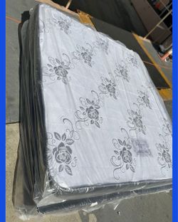 King size mattress/ Colchón