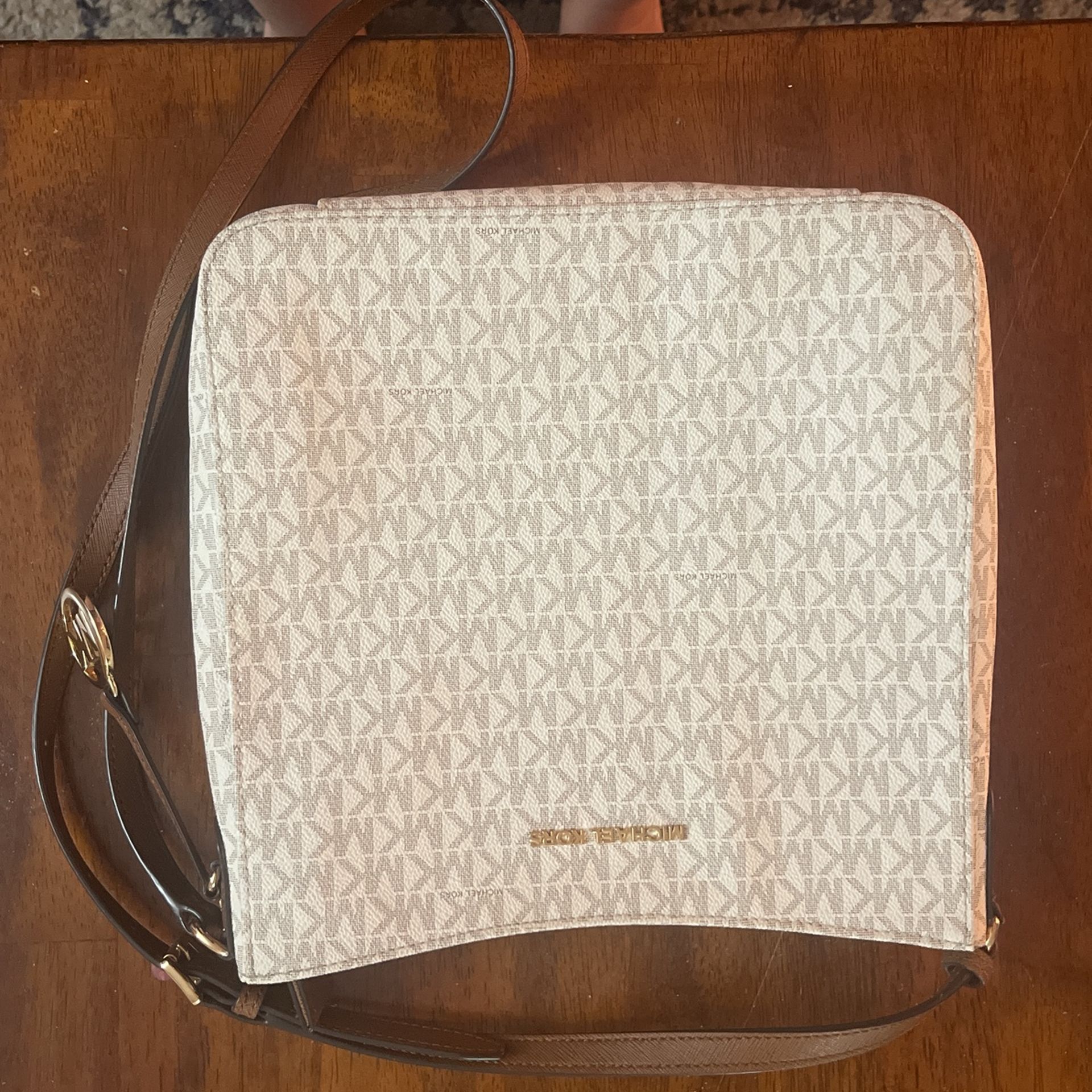 Michael Kors Messenger Bag