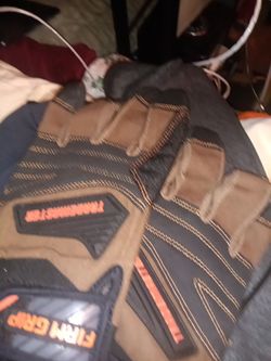 T.M.gloves