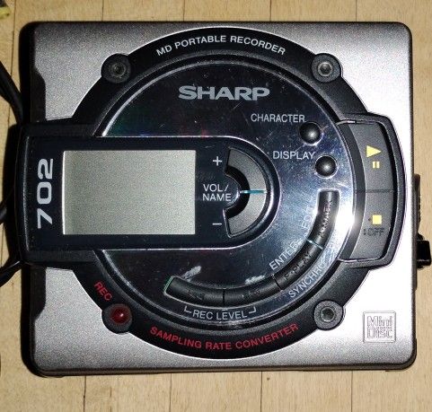 For Parts --  Sharp Portable Mini Disc Recorder With Working AC Adapter And Five Mini Discs