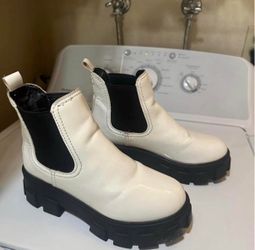 CIRCUS White mini boots