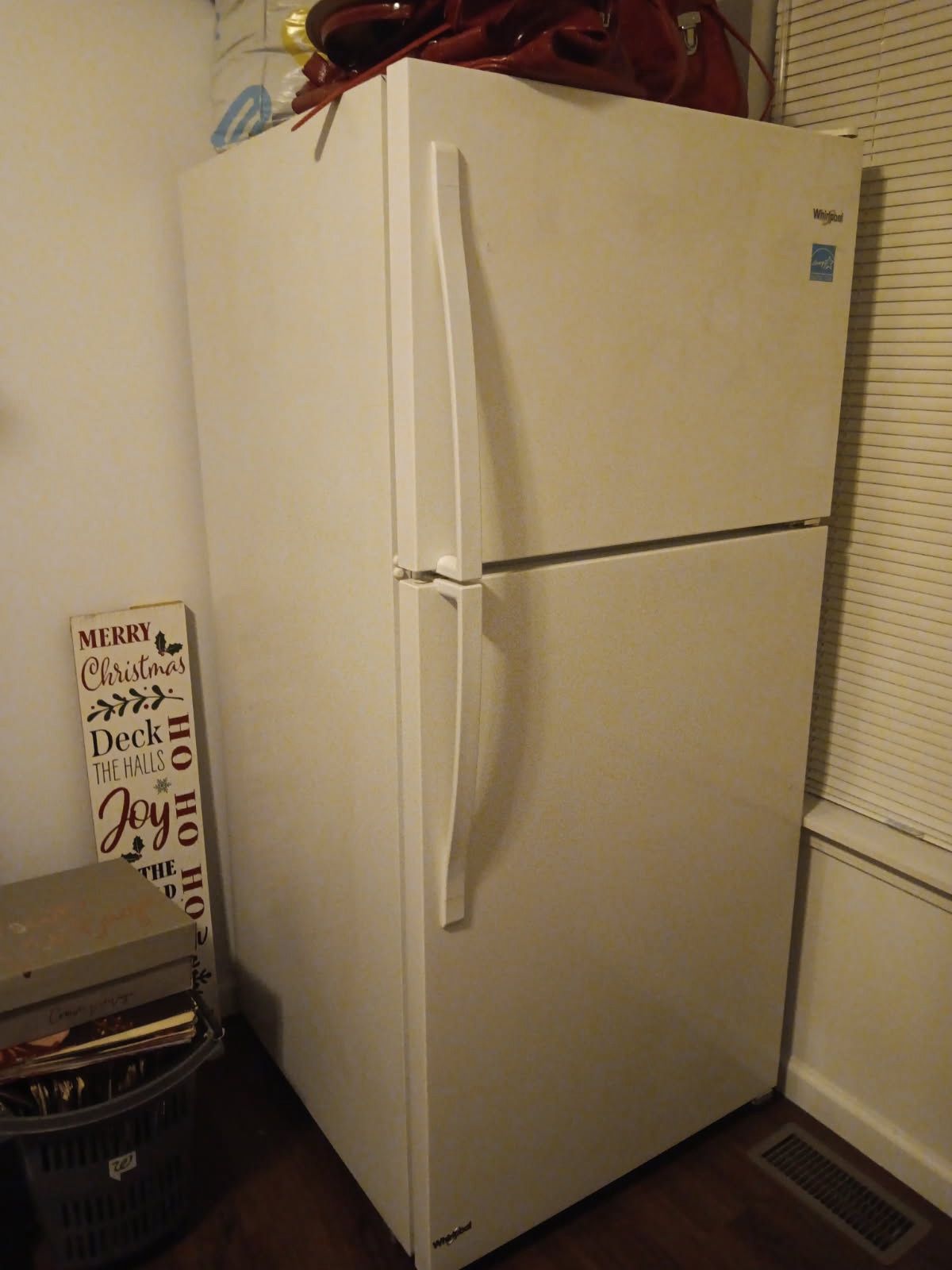 WHIRLPOOL ENERGY STAR FRIDGE