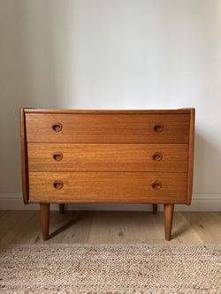 Vintage Mid Century Chest Of Drawers