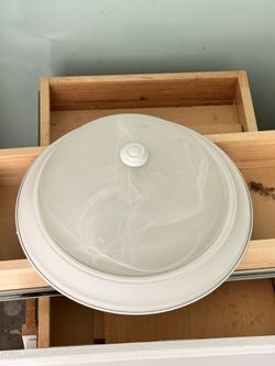 Light fixtures