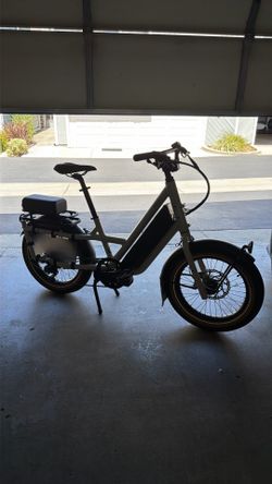 Specialized Globe Haul ST Class 3 E-Bike in Gloss White