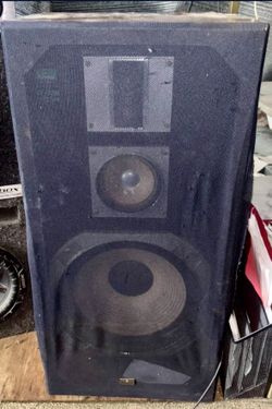 Antique speaker