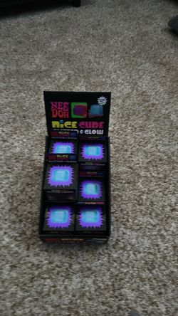 9 glitter glow needohs with display