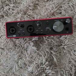 Used Focusrite Scarlett 2i2  Interface