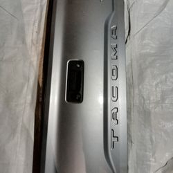 Tacoma Tailgate Silver