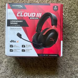 HyperX Cloud wireless gaming headphones 