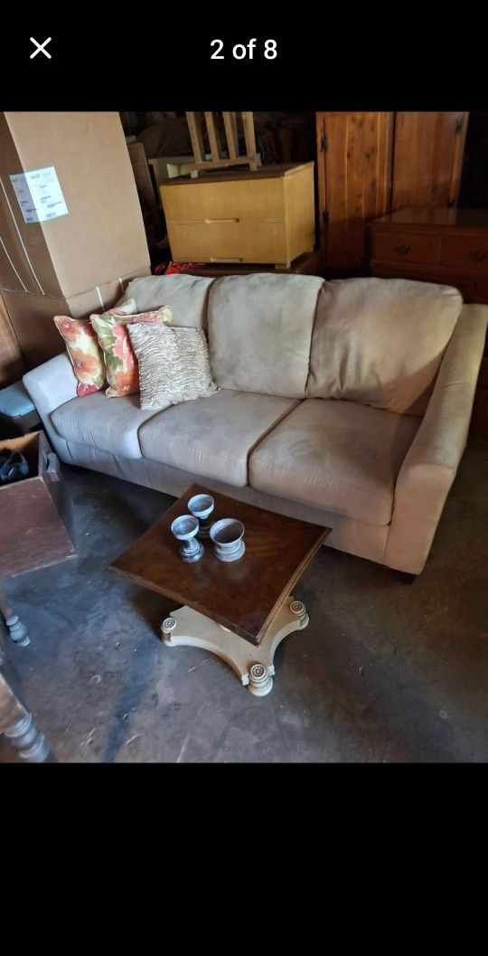 Cream Colored Couch/sofa