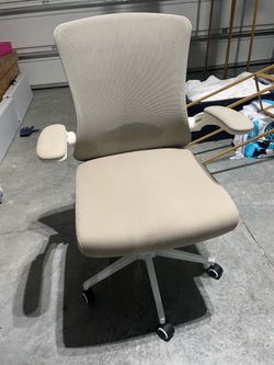 Rolling chair   NEW!