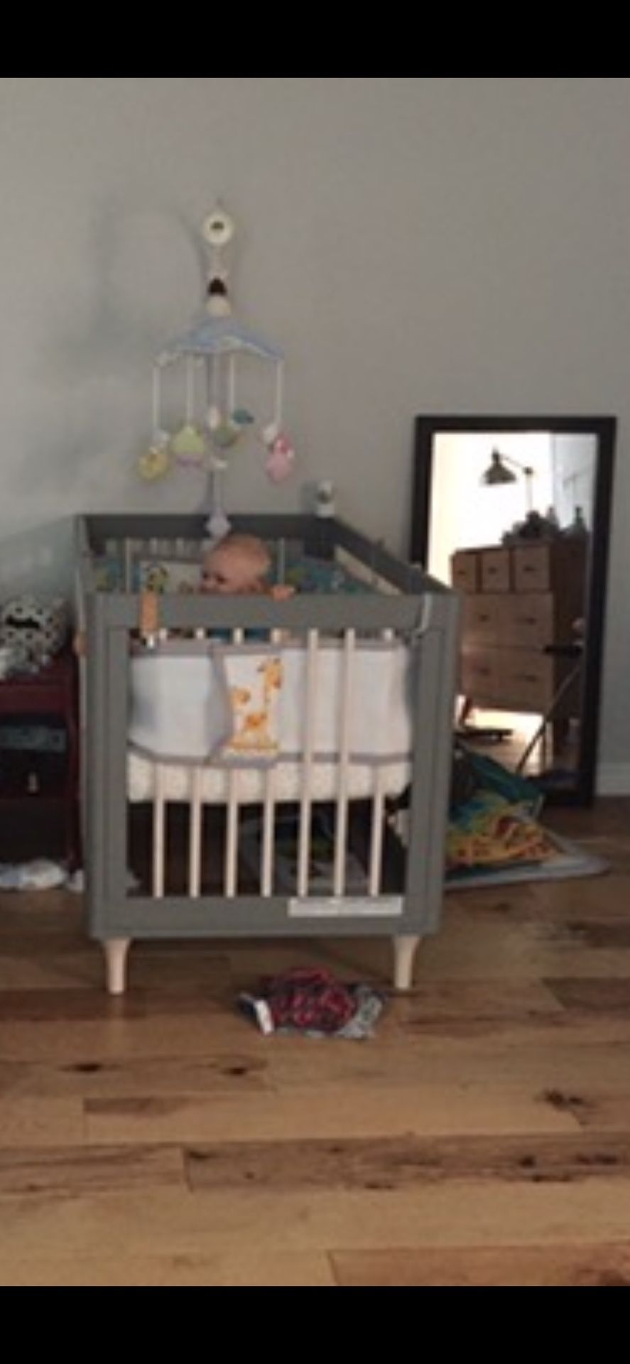 Baby Crib Convertible To toddler bed. Includes Burt’s Bees Firm Mattress 