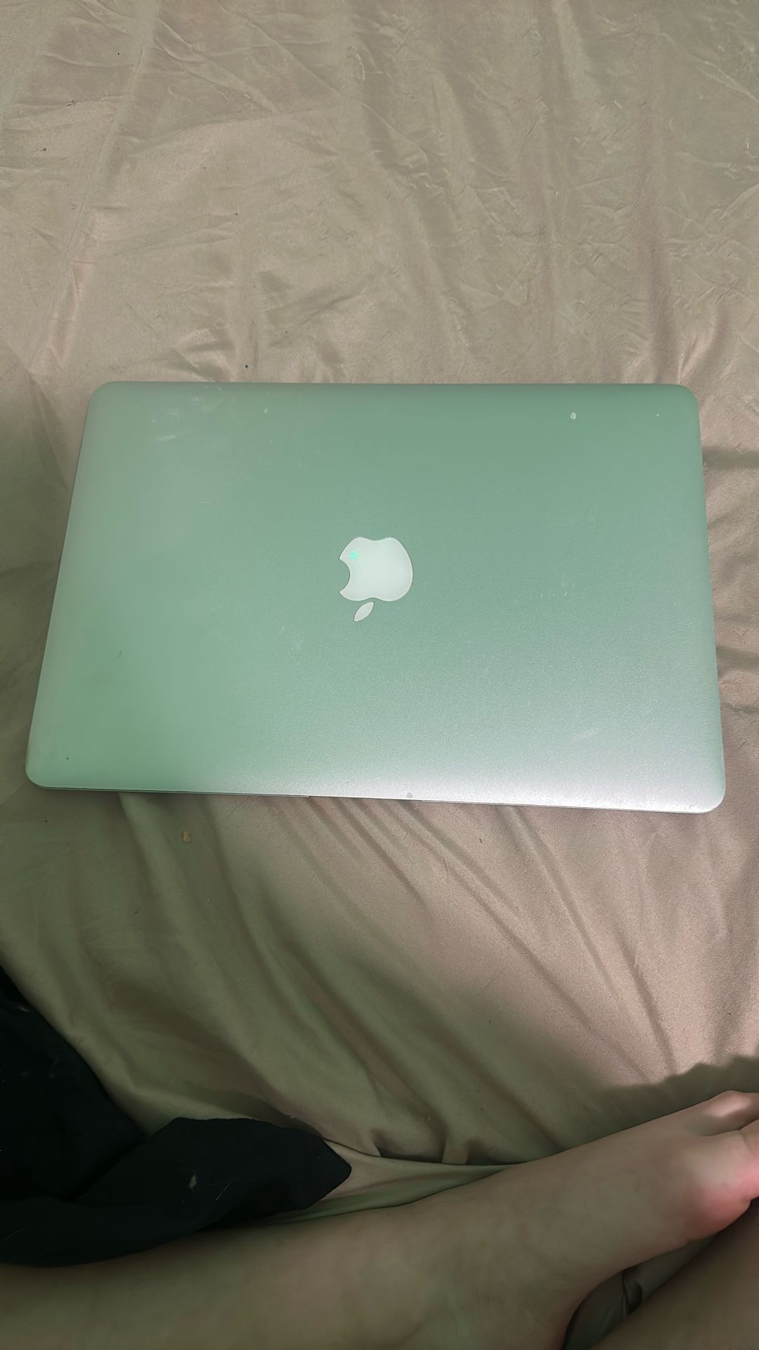 Mac Book Air 13 Made In 2012
