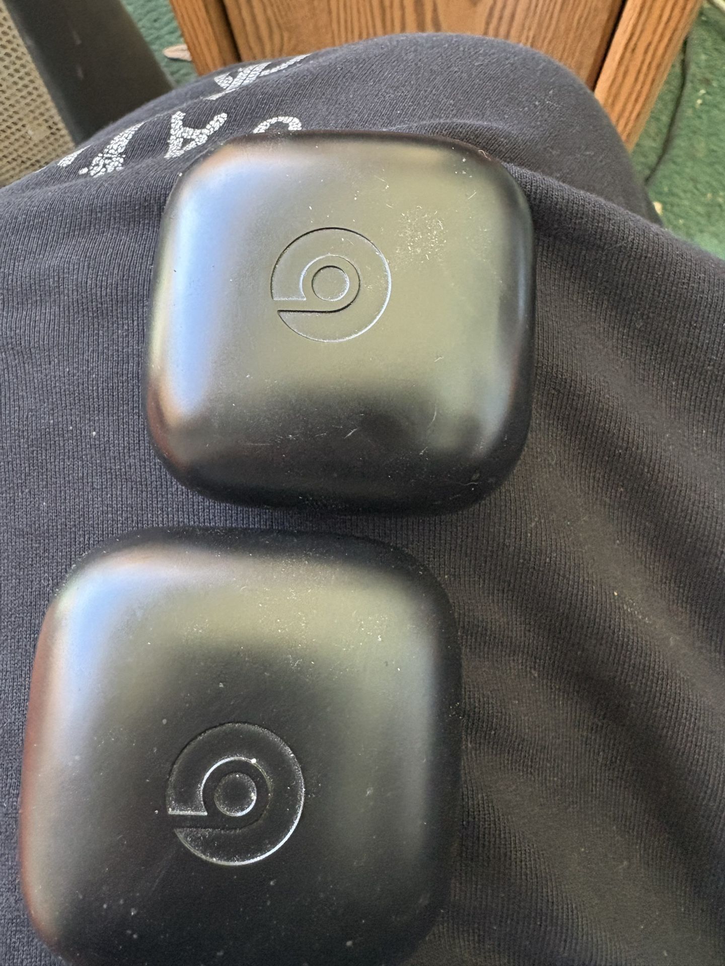 2 PowerBeats Pro Old Gen