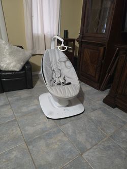 mamaRoo multi-motion baby swing ( Never Used)