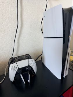 PlayStation 5 PS5 Disc Edition + 2 Controllers – Like New 🎮