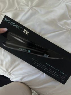 Bioionic 10x Straightener BRAND NEW 