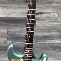 Fender USA 2000 Stratocaster Electric Guitar W/ Case